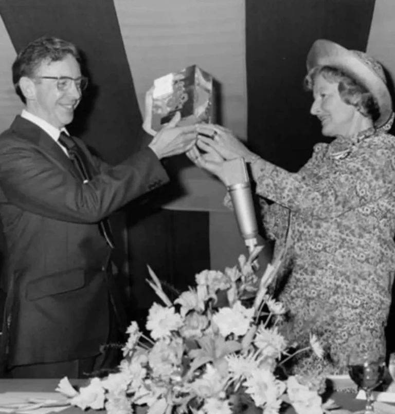 B&W Queen’s Award